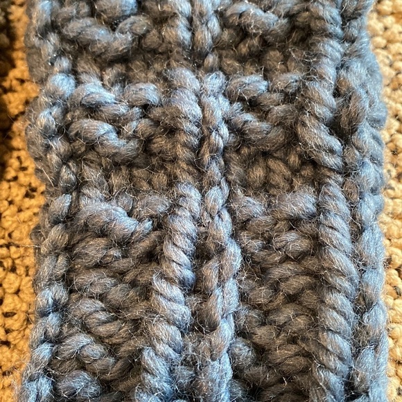 NWOT Fingerless Hand Knit Navy Blue Gloves - Picture 2 of 4